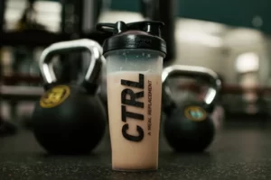 Is It Bad to Drink Protein Shakes Without Working Out: What Will Happen?
