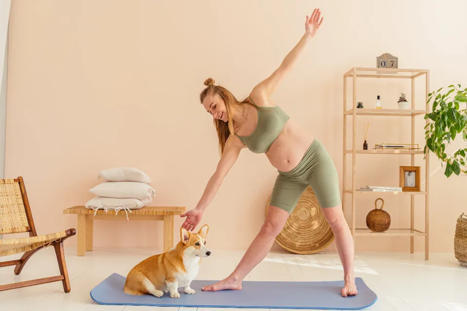Pregnancy Stretches in Bed: Benefit&Poses